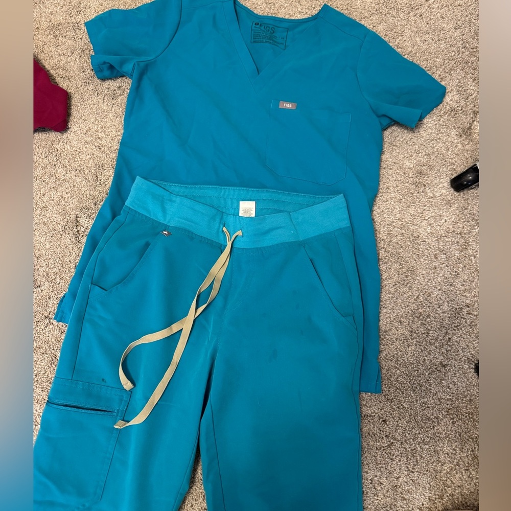 Figs Scrub Set (top and jogger pants)